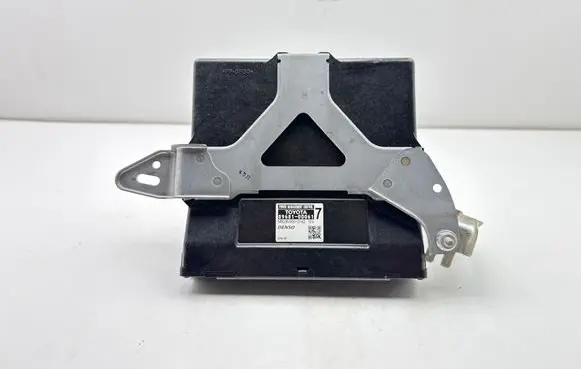 Toyota Yaris Other devices 896810D061 MB2850002162