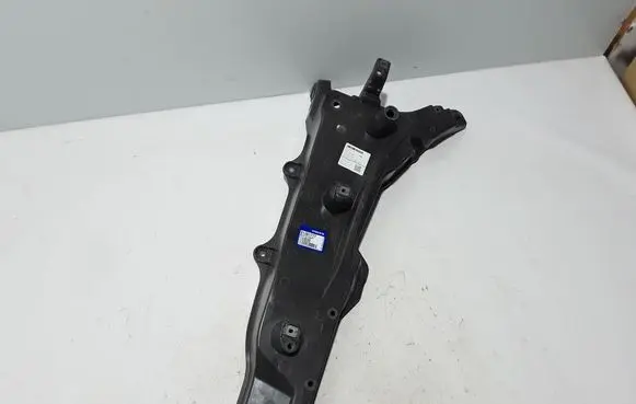 Volvo XC90 Fender mounting bracket 31391777