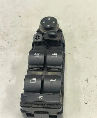 BMW 5 E60 E61 Electric window control switch 912211001