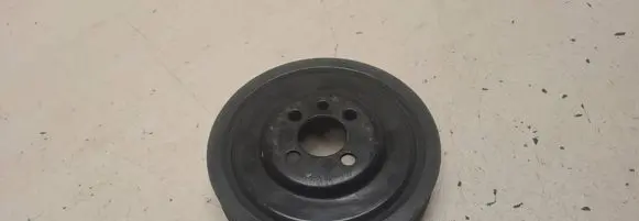 Volkswagen Golf V Crankshaft pulley 03G105243