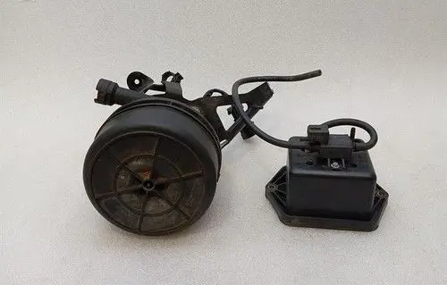 Ferrari FF Secondary air pump