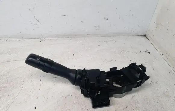 Toyota Yaris Indicator stalk 17F001