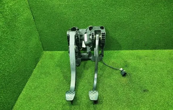 Volkswagen Crafter Pedal assembly 2N1721031 2N172103103S
