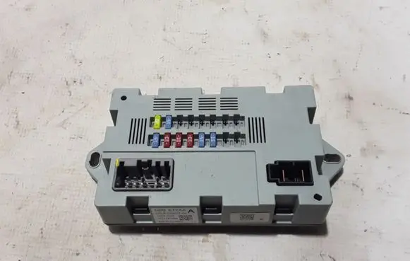 Land Rover Discovery Sport Fuse module CLPA14Q073AA