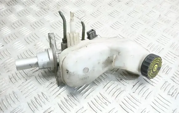 Toyota Avensis T270 Master brake cylinder 0204Y24693