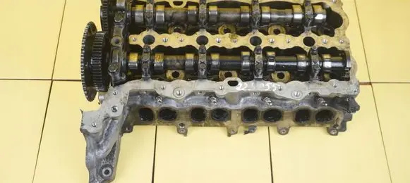 Opel Insignia B Engine head 55500308 B16DTE