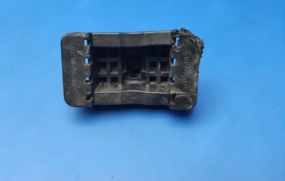 Mercedes-Benz C W205 Jacking socket point A2046920028 A2046900009