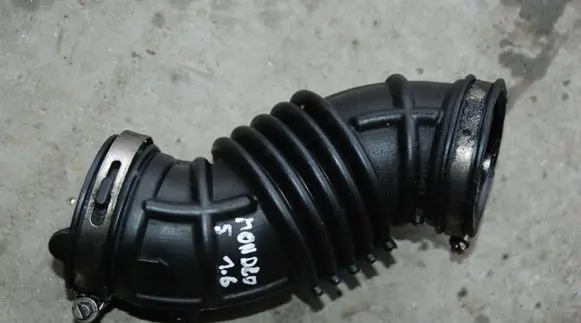 Ford Mondeo MK V Air intake hose/pipe DS739F805GB