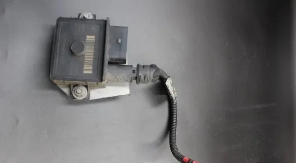 BMW 5 E60 E61 Glow plug pre-heat relay 7798000