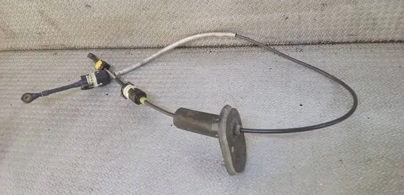 Opel Insignia A Gear shift cable linkage 