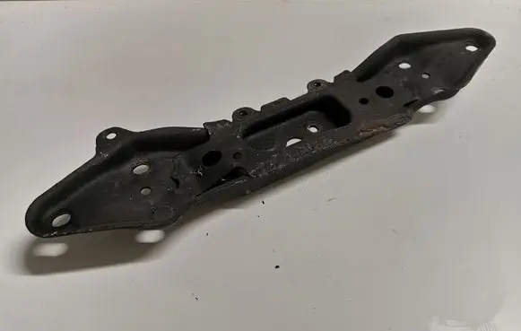 Subaru Outback (BS) Gearbox mounting bracket