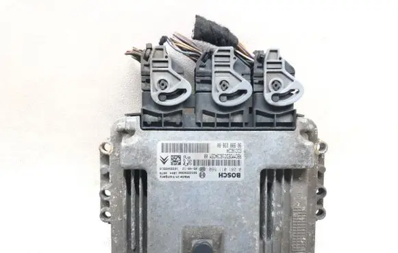 Peugeot 206 Engine control unit/module ECU 00281011560