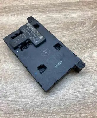 Mercedes-Benz C W203 Door control unit/module 2038201285 351320