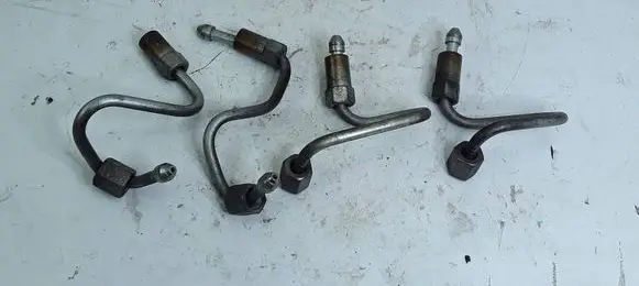 Mazda 6 Fuel injector supply line/pipe 