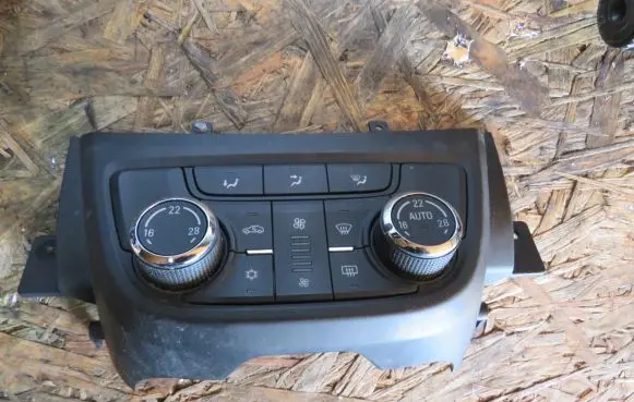 Opel Mokka X Climate control unit 39081563