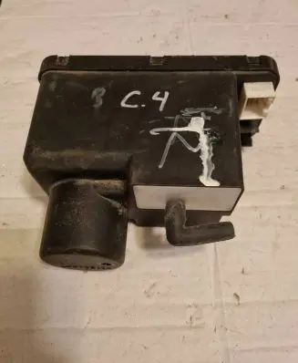 Audi A6 S6 C4 4A Vacuum pump 4AQ862257C