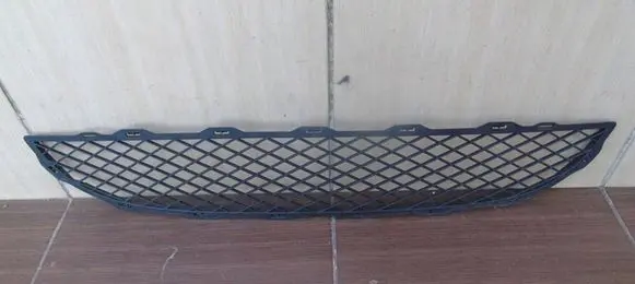 Mitsubishi Colt CZ3 Front bumper lower grill MN170015