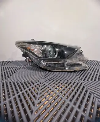 Toyota Auris E180 Headlight/headlamp 8111002K40 90070911