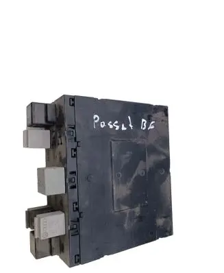 Volkswagen PASSAT B6 Fuse module 3C0937049E