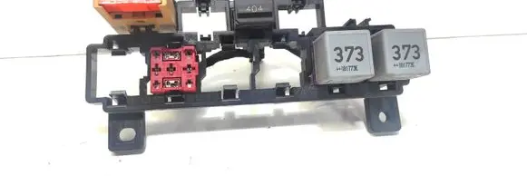 Audi A4 S4 B7 8E 8H Fuse module 8E0937503