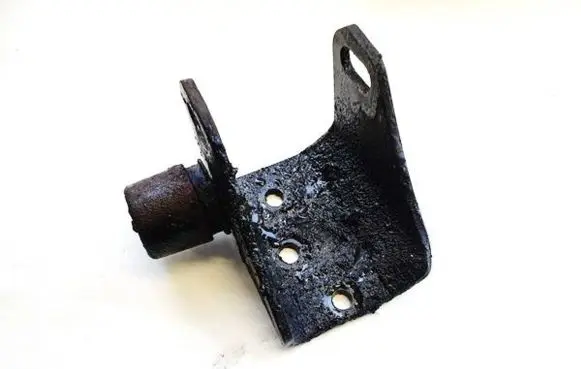 Toyota Corolla Verso AR10 Engine mounting bracket