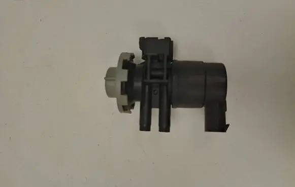 Jeep Grand Cherokee (WJ) Turbo solenoid valve 52128550AA