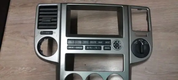 Nissan X-Trail T30 Center console 68260EQ000