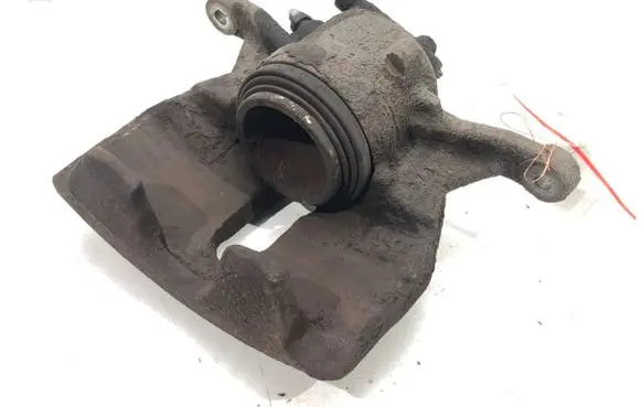Volkswagen Golf VII Front brake caliper