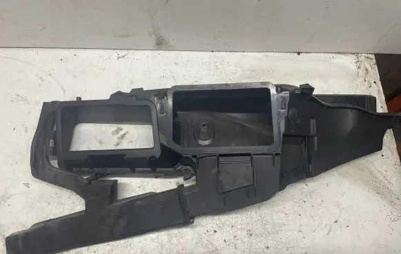 Mercedes-Benz C W204 Other engine bay part