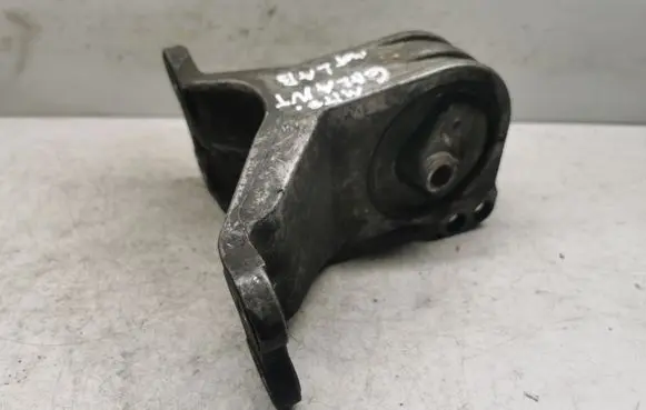 Mitsubishi Galant Engine mount bracket RM3353