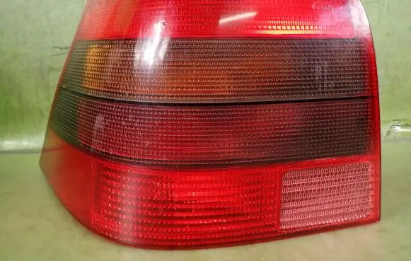 Volkswagen Golf IV Rear/tail lights 1J6945111S