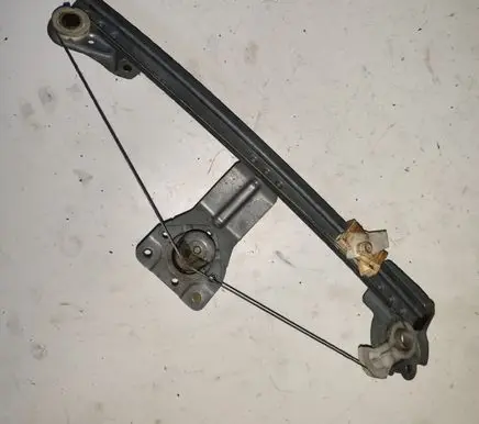 Rear door manual window regulator