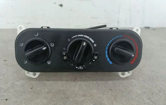 Dodge Caliber Climate control/heater control trim P05058307AE