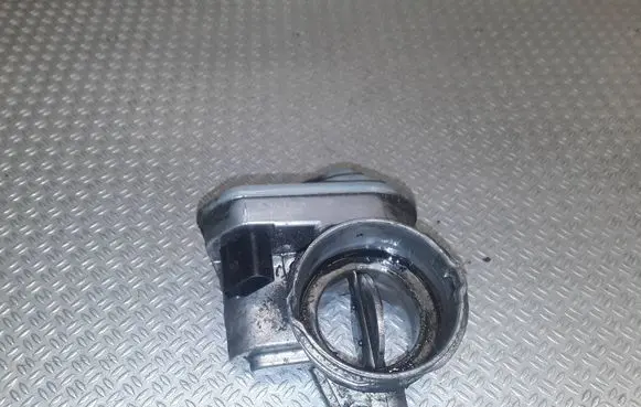 Volkswagen PASSAT B6 Throttle valve 038128063M
