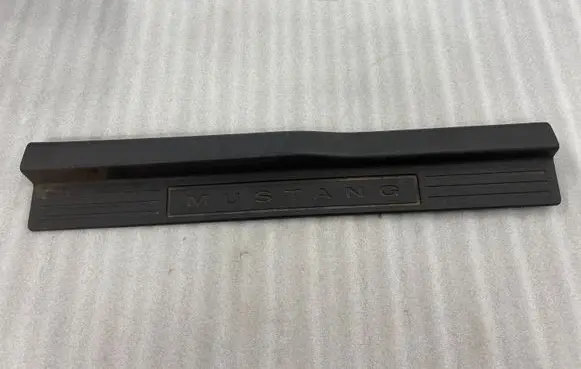 Ford Mustang V Front sill trim cover CR3J6313200ABW 4R336313200BMW