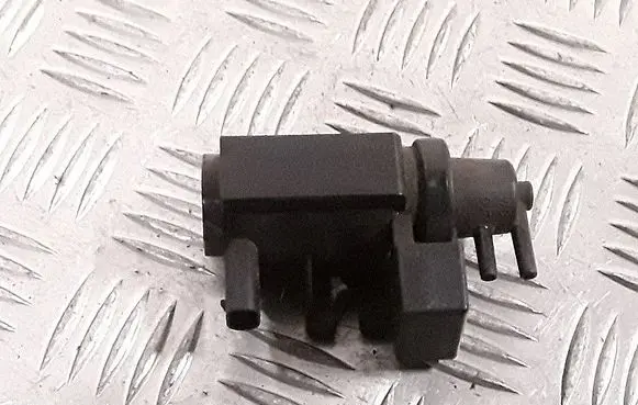 BMW 1 E81 E87 Turbo solenoid valve 7805391 70206301