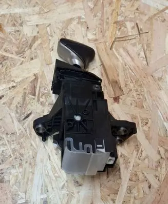 Lexus CT 200H Gear shifter/selector 75C833LHD PA66GF33
