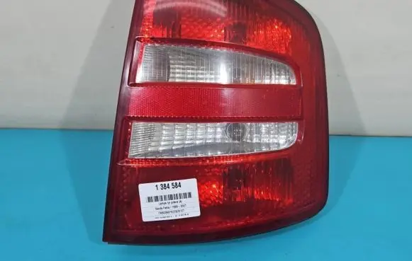 Skoda Fabia Mk1 (6Y) Rear/tail lights 6Y9945096B IMPRK1384584
