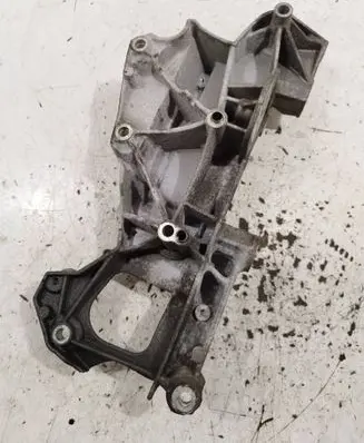 Mitsubishi Outlander Generator/alternator bracket 9661297180