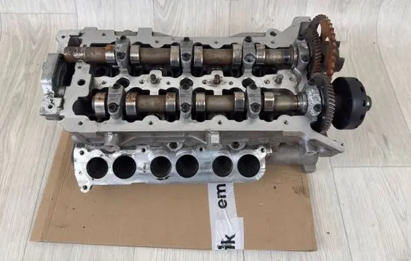 Jeep Grand Cherokee Engine head 90352085F