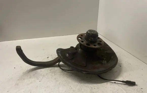 Mercedes-Benz E W211 Front wheel hub