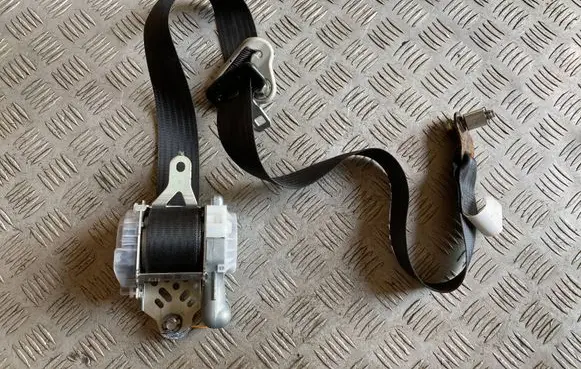 Subaru Forester SJ Front seatbelt
