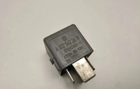 Mercedes-Benz C W203 Other relay A0025422619