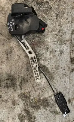 KIA Opirus Rear door lock