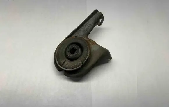 Ford F150 Muffler mount bracket/holder 9L345261AB