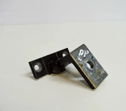 BMW 5 E60 E61 Front door upper hinge 7068074