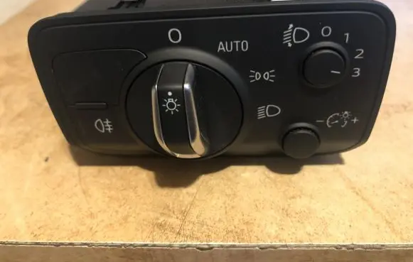 Audi Q2 - Light switch 8V0941531BE