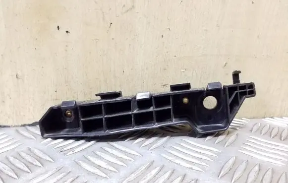 Hyundai Santa Fe Front bumper mounting bracket 865162B000