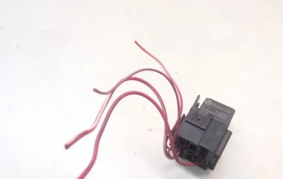 Mercedes-Benz CLS C219 Other relay 0025421219