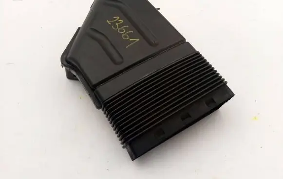 Audi A4 S4 B7 8E 8H Air intake duct part 8E0129617D